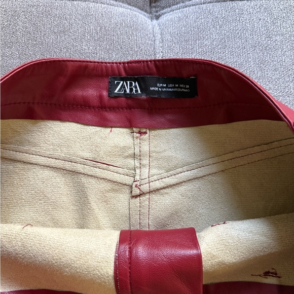 Zara Red Mini Skirt with Pockets - Picture 2 of 3
